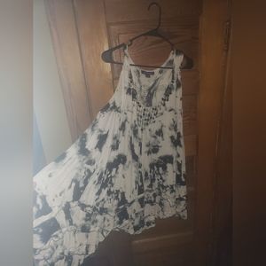 Tank top super forgiving flowy excellent for summer